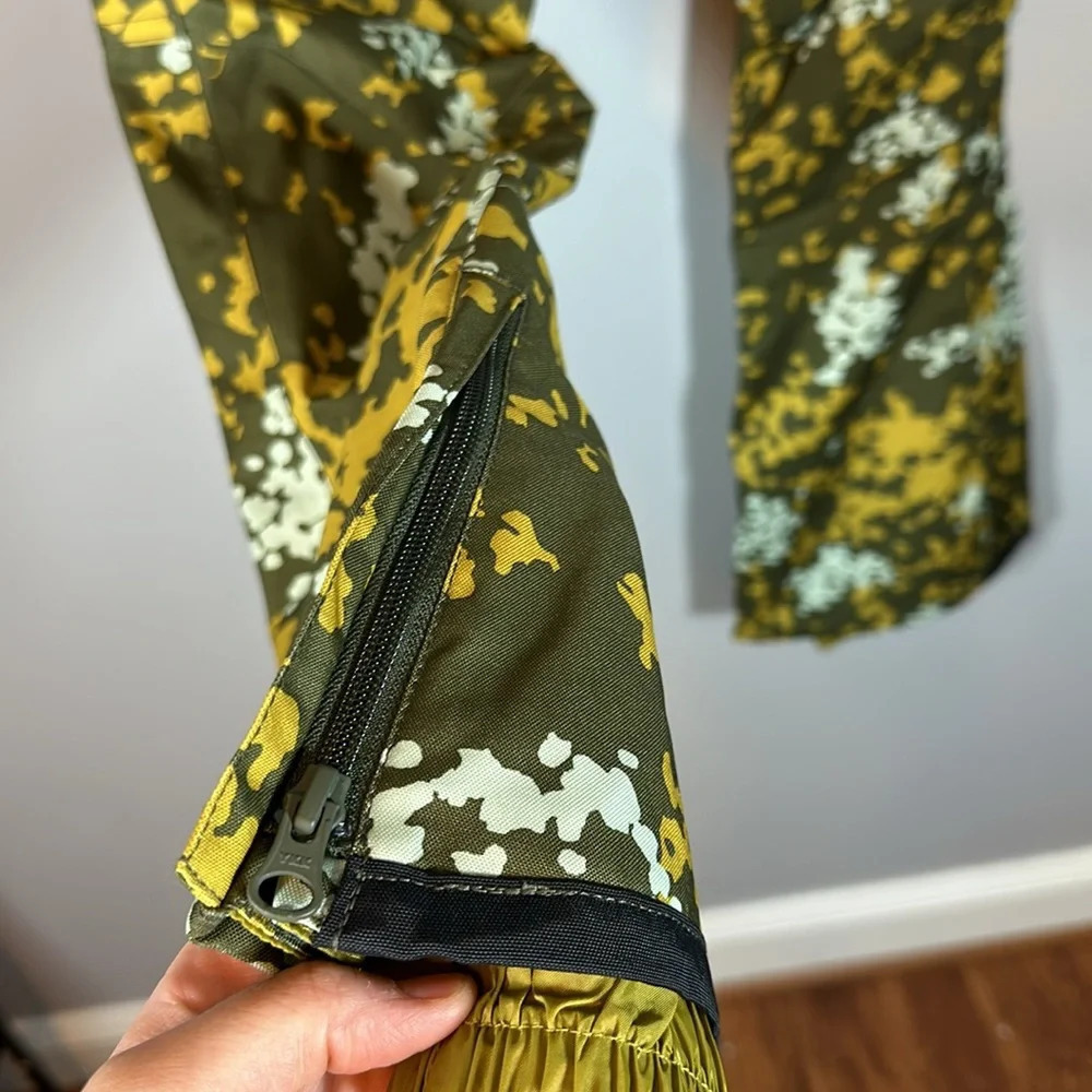 Burton Vida Stretch Snow Pants Women’s Size Small Wheeler Camo Nwt — image 8 of 8